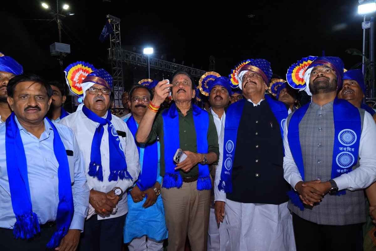 Girish Mahajan tweet media