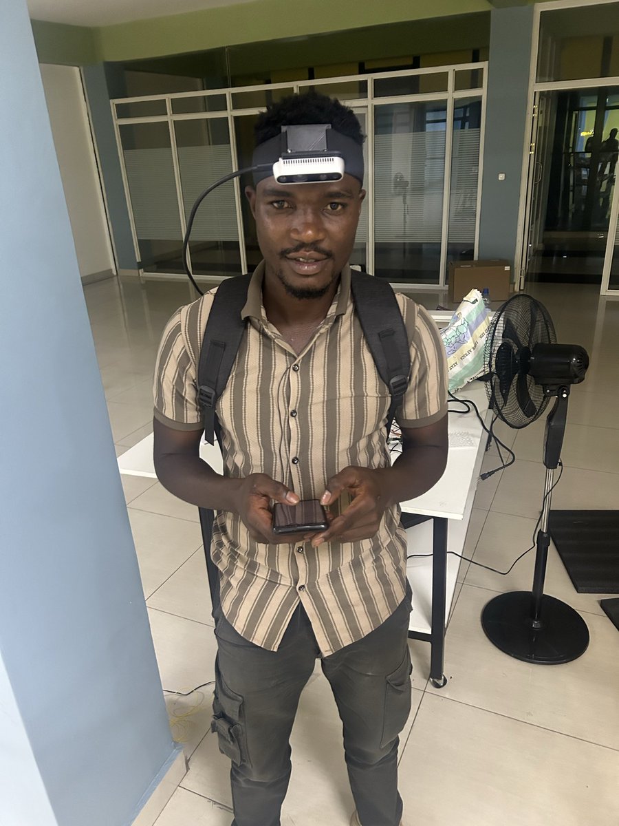 VerletR70110's tweet photo. 6. Twebwe tubaka iyo loop — i Kigali, Rwanda. 🇷🇼🦾

Teleoperation ya 24/7.
Amakuru ava mu mirimo myinshi, ku robo zitandukanye — ku gipimo kinini.

Aha ni ho ejo hazaza hubakirwa.

Urashaka kureba demo yacu nshya y’amakuru? 📩
rw@verlet.co https://t.co/1azz0Ac6pT