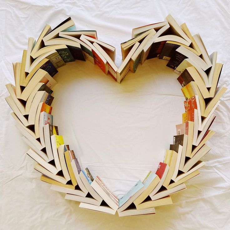 dunnsinn's tweet image. my absolute love language 🤩📚