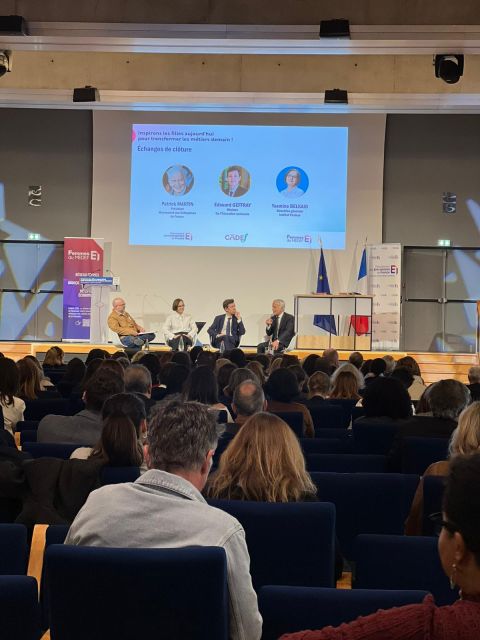 PatrickMartin_1's tweet photo. À l’Institut Pasteur, j’ai rappelé une conviction : la féminisation des métiers scientifiques et techniques n’est plus une option.

Cassons ces stéréotypes dès l’orientation, dès le lycée, dès les premiers choix : c’est indispensable !

Avec #CodeF, nous agissons pour ouvrir les possibles.

Merci au ministre @EdouardGeffray, à Yasmine Belkaïd, directrice générale de l’@institutpasteur, et à Patricia Vialle, présidente de Femmes du MEDEF.

👉 Rejoignez l’initiative : https://t.co/97XpSlAjhb