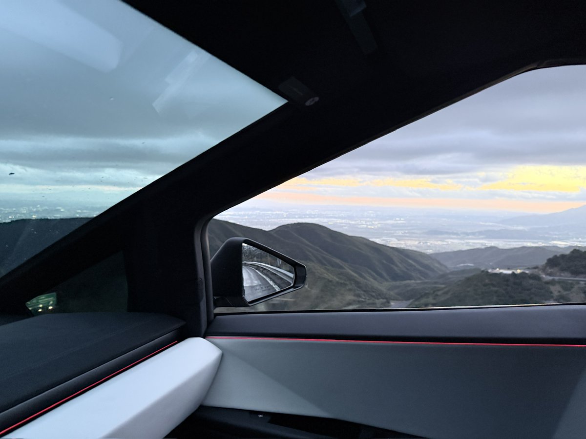 Tyler6408's tweet photo. @Tesla @Cybertruck and FSD really allow me to take in all the best views!! Thank you @elonmusk for making truly one of the best vehicles! It was a great drive to clear my head. https://t.co/nBppZve07a