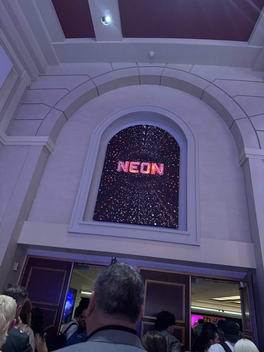 Offscreen Central tweet media