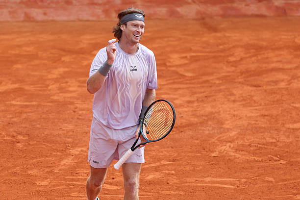 Rublev d. Navone 6-4 7-5 in Barcelona

Andrey has lost 4 of last 5 heading into today's match... 

✅3rd Barcelona R16
✅12th win of 2026

A win today was much needed.

❤