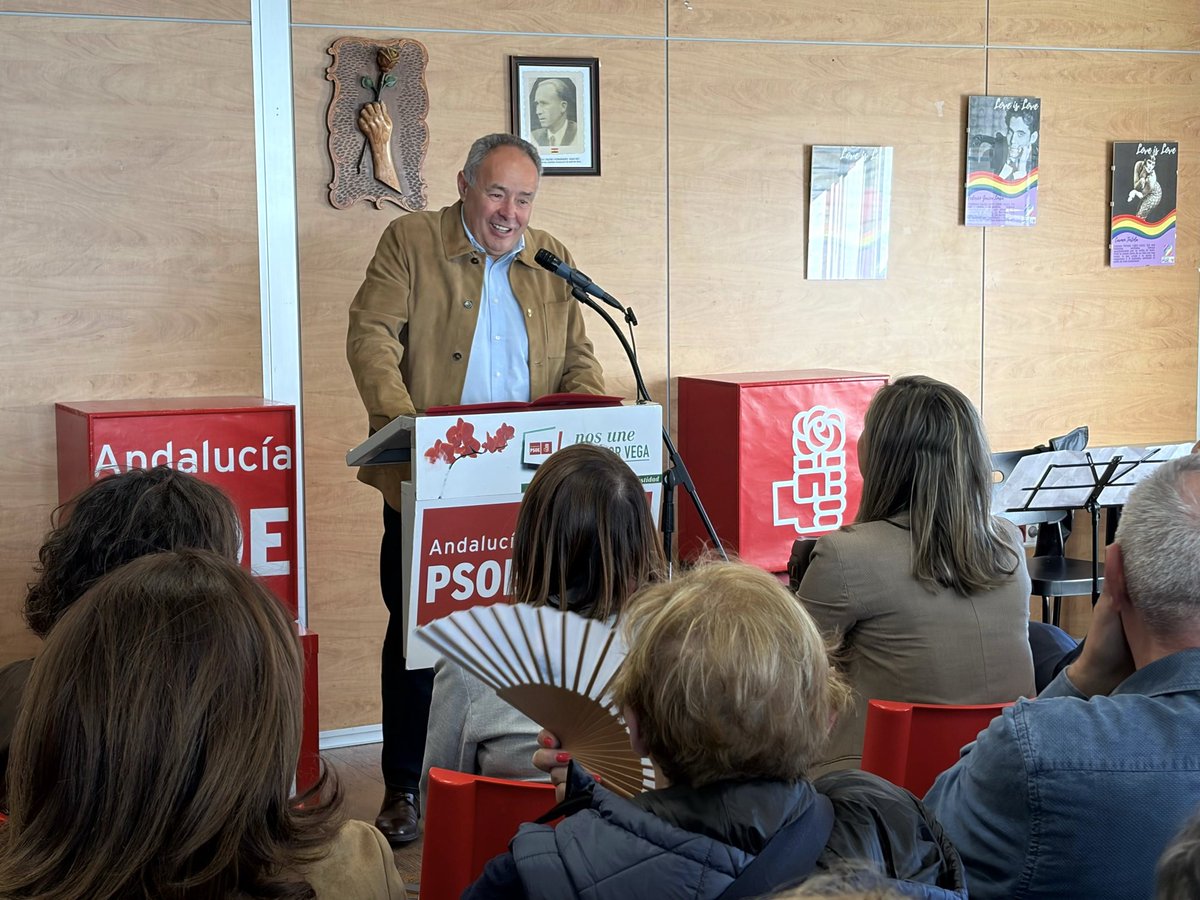 PsoeGranada's tweet photo. En #Huétor Vega hemos reivindicado la memoria de Pedro Fernández Sánchez, maestro fusilado por defender la libertad y la educación 

Como Lorca, fue víctima del odio de quienes quisieron silenciar una España justa.

Hoy toca defenderlo frente a quienes recortan derechos https://t.co/kNCOAQrA7G