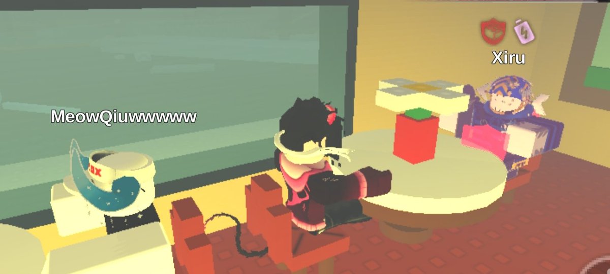 PhiosSlinged tweet media