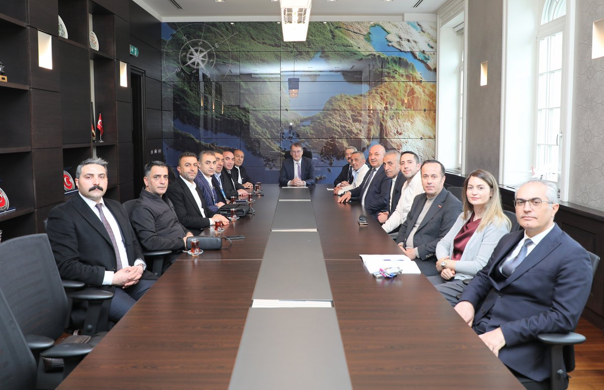 vantsokurumsal's tweet photo. Yönetim Kurulumuz ve Meclis Üyelerimiz; Türkiye Cumhuriyeti Belgrad Büyükelçisi Sayın İlhan Saygılı'yı ziyaret etti. 

Heyetimize; Belgrad'ın sosyo-ekonomik durumu, ticari potansiyelleri ve genel yapısı hakkında bilgiler veren Büyükelçimiz Sayın İlhan Saygılı'ya misafirperverliği için teşekkür ederiz.

@TC_BelgradBE @NecdetTakva @fahriborakk @ResitYaren @VeyselParin @Turan__Avci