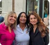 UGirovago77000's tweet photo. Stiamo ancora aspettando la solidarietà al Papa 
dalle tre cristiane Grazia,Graziella e Grazie al cazzo!
🤣🤣🤣🤣

@annacisint 
@SardoneSilvia 
@SusannaCeccardi https://t.co/2JOuHJqrJc