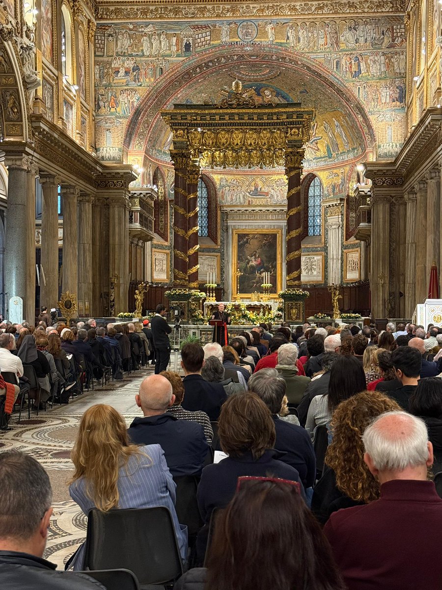 CardRavasi's tweet photo. Stasera nella Basilica di Santa Maria Maggiore inizia il nostro viaggio dedicato alle parole di Maria nei Vangeli, che sono poche ed essenziali, eppure incisive e decisive. Ne approfondiremo una ad ogni #LectioMariae cercando di scoprirne anche l’attualità. 
@CortiledeiGenti https://t.co/nLhrdyuWyU