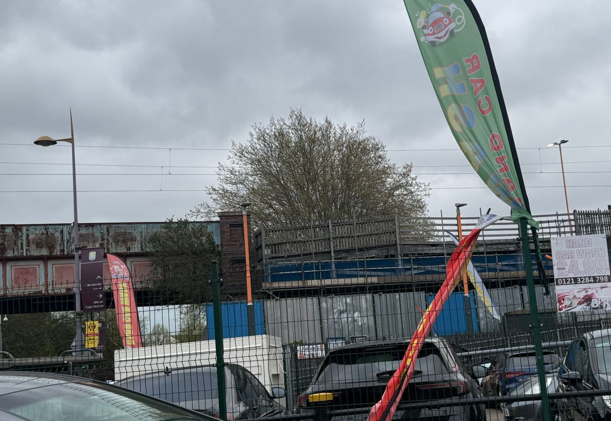 Primetimeperry's tweet image. Also scaffolding at Witton Train Station 🚊 

#AVFC #AstonVilla #Witton 🟣🔵