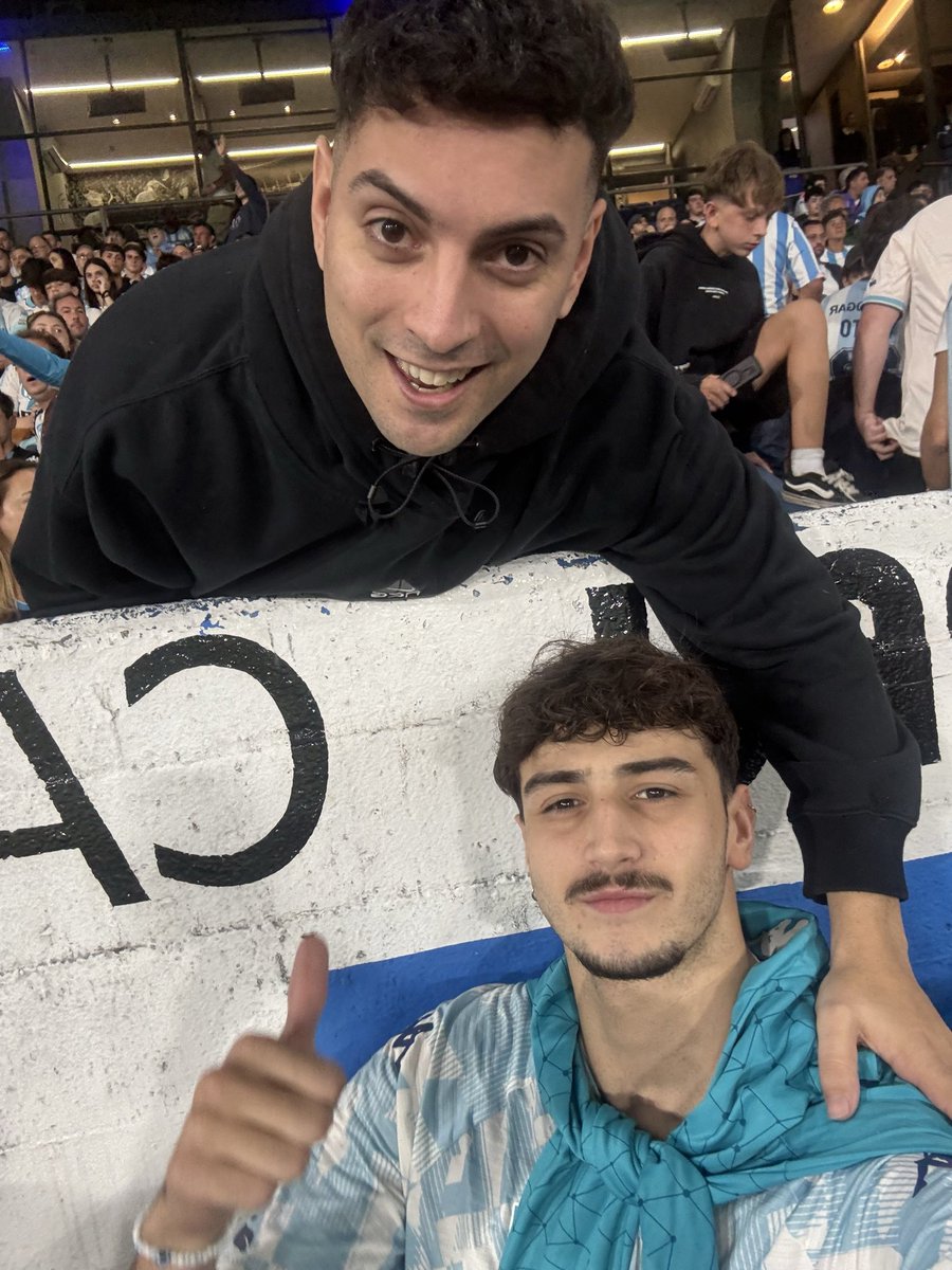 Maxi 💙🤍 tweet media