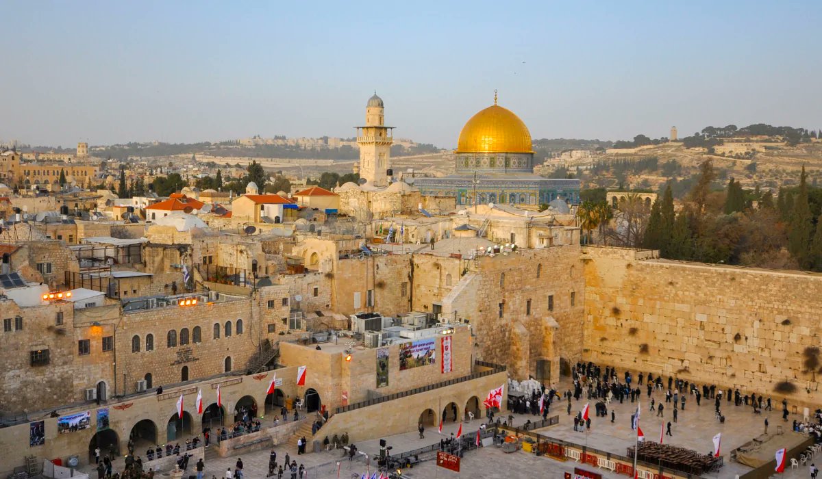 CatholicOnline's tweet image. Christians Blocked from Holy Week Worship in Jerusalem as Violence Erupted at Sacred Sites
Read more: catholiconline.news/middle-east/ch…

#HolyWeek #Jerusalem #ChristianPersecution #CatholicOnlineNews