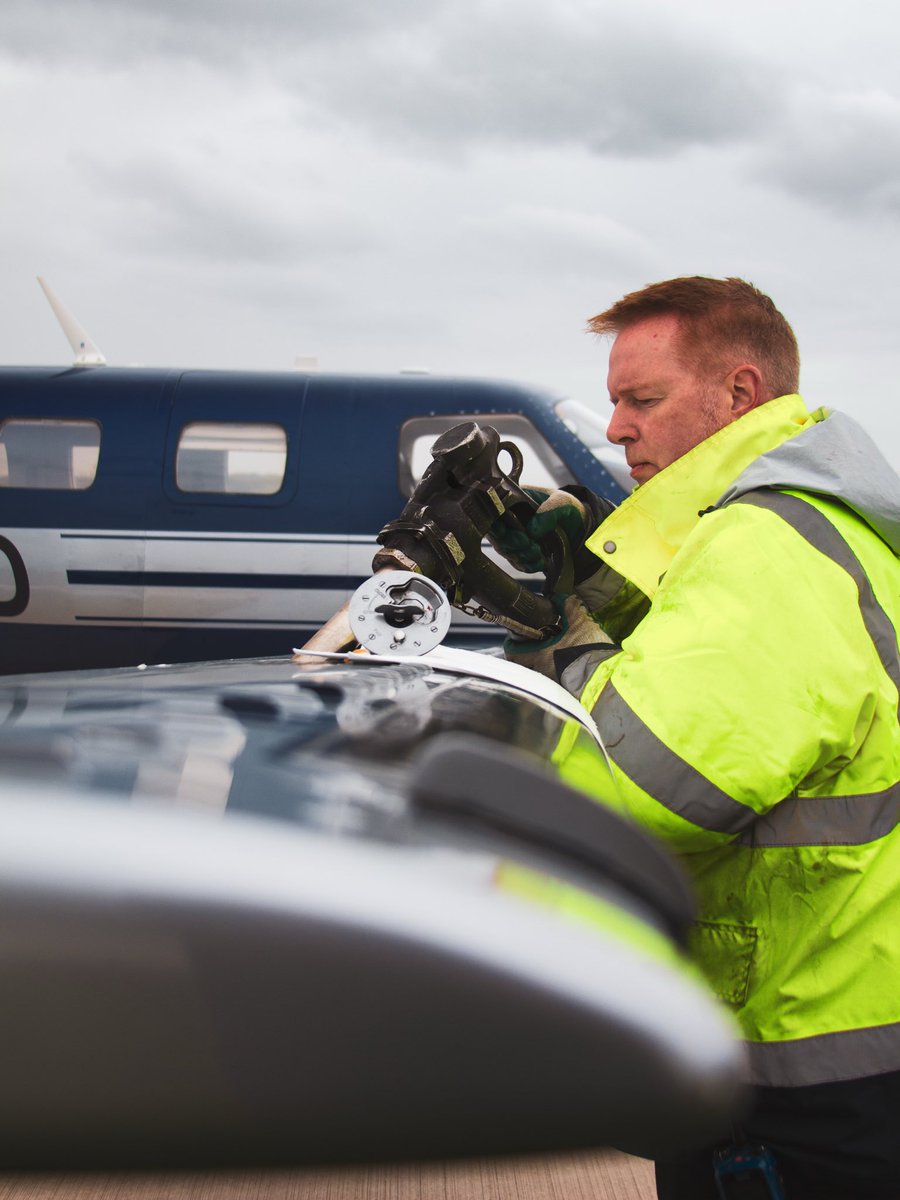 Wolverhampton Halfpenny Green Airport tweet media
