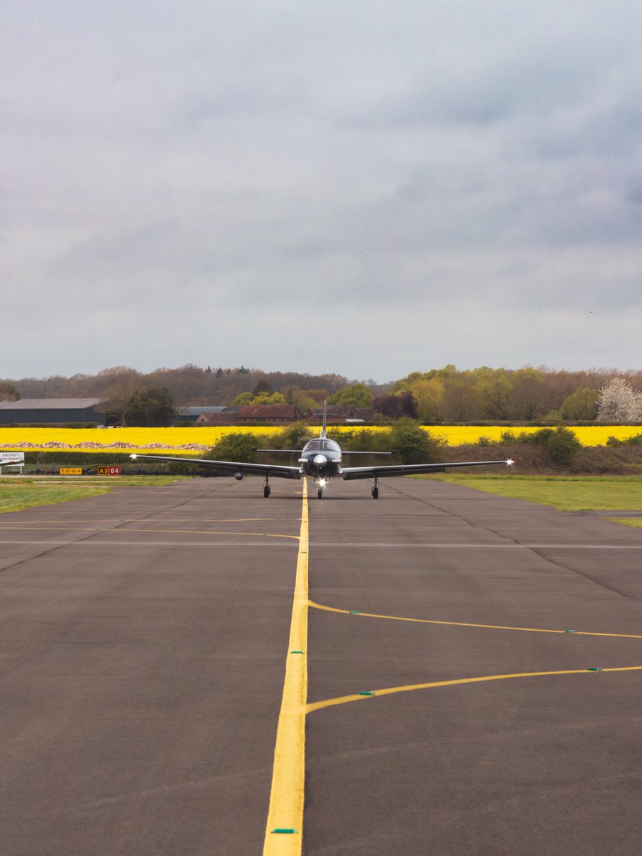 Wolverhampton Halfpenny Green Airport tweet media