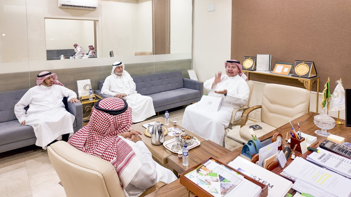 انطلاق  برنامج (STEM) الإثرائي للطلبة الموهوبين بالمرحلة المتوسطة في مدارسنا والذي يقام بالشراكة مع شركة أرامكو ويُشرف عليه إدارة تنمية القدرات ( قسم الموهوبين ) بتعليم تبوك.
وذلك بحضور سعادة الدكتور عبدالله شتيوي مدير قسم شراكة ودعم التعليم العام إدارة البرامج والشراكات