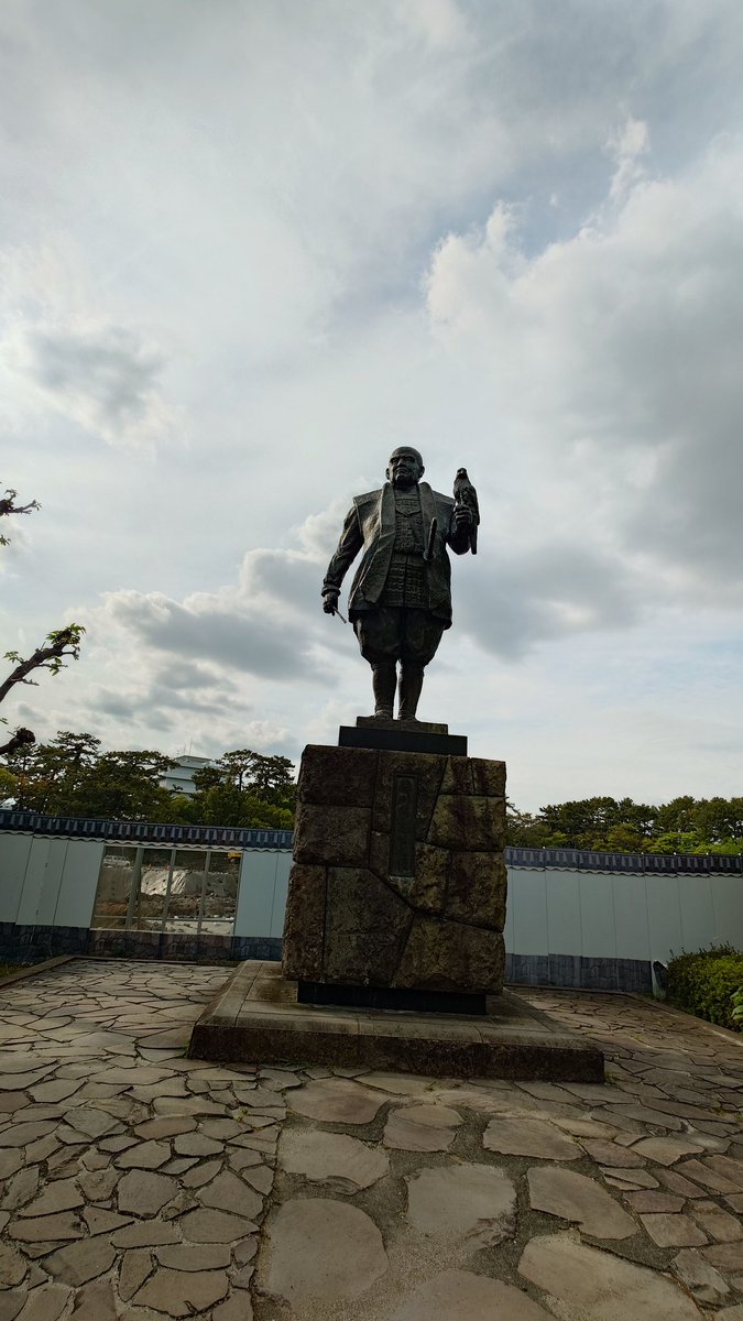 MEGAMATTYA's tweet photo. 今日は駿河屋本店にプラモ見に行ってきました。
駿府城公園の近くに車を停めてついでにぶらぶらしたり宇宙一濃い抹茶シェイク飲んだり。
そして収穫はSA-77シルフィード2,600円とデッカ・バウ＆ギル・バウのセット650円✕2。
特に探してたキットって訳じゃないけど買えて良かったです。 https://t.co/J1EO6sCCvp