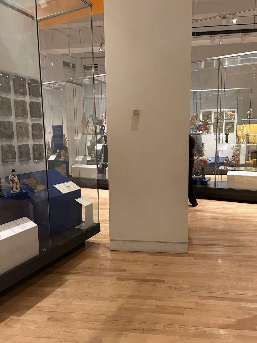 i think my most ridiculous toronto moment was taking a paparazzi photos of where they set up the map display in The Band List