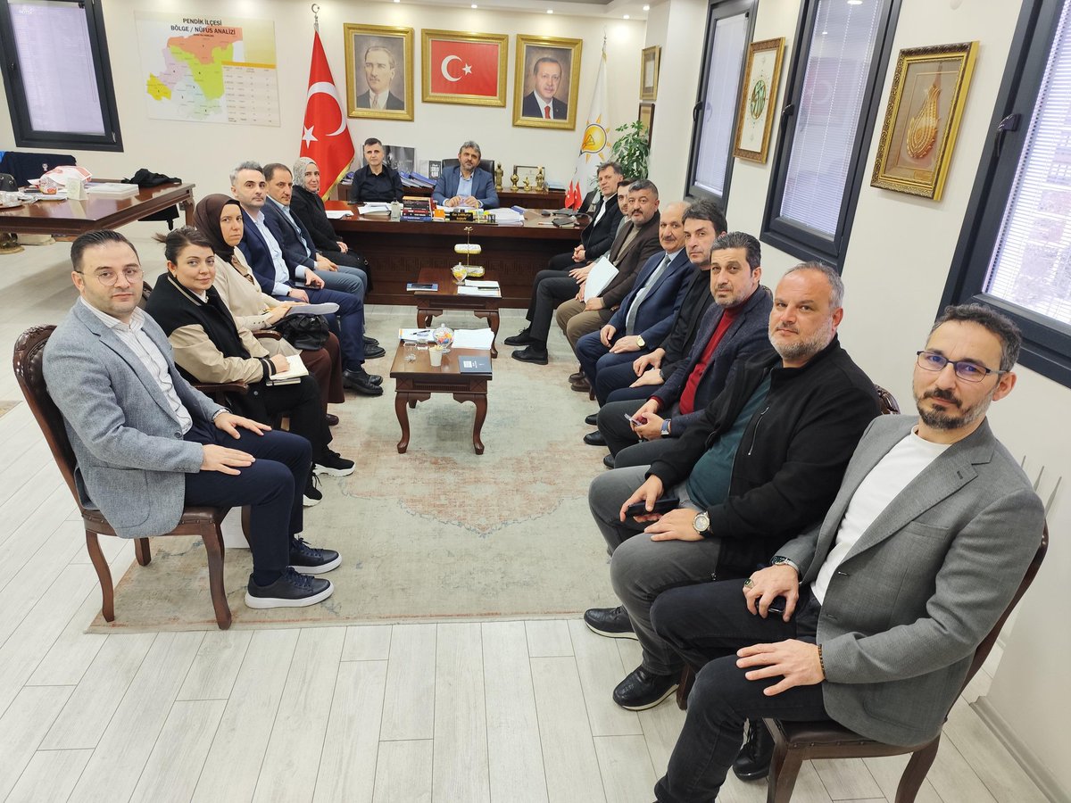 İl Sorumlumuz Manolya Demirören’in katılımıyla haftalık yönetim ve yürütme kurulu toplantımızı gerçekleştirdik.

Toplantımızda teşkilat çalışmalarımızı değerlendirdik, önümüzdeki döneme dair program ve planlamalar üzerine istişarelerde bulunduk.

Birlik, inanç ve kararlılıkla