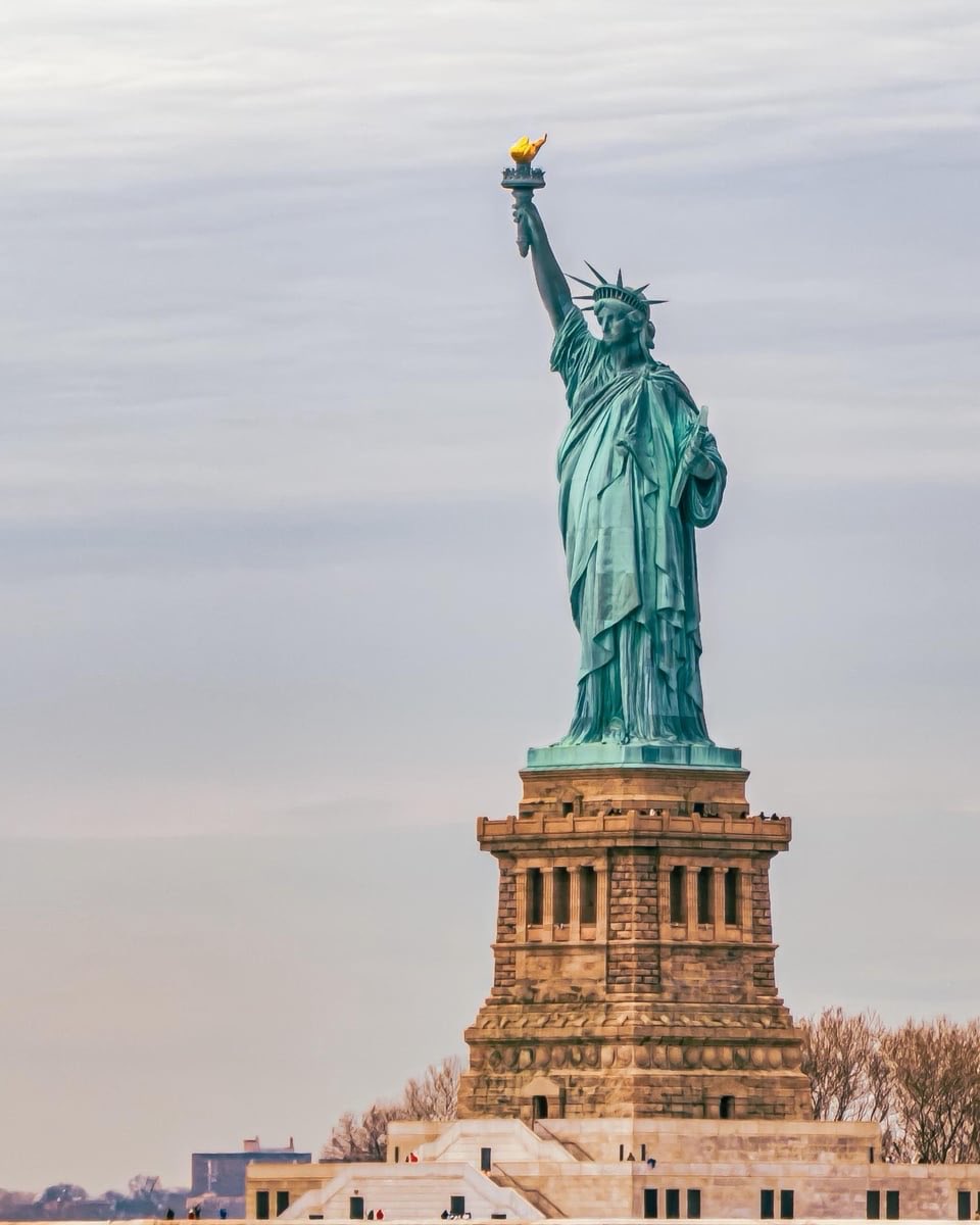 Phonenurd's tweet image. 6 months with the iPhone 17 Pro Max and one word sums up the camera: Reliable. I’ve tested the Xiaomi 15 Ultra, S26 Ultra, Vivo X300 Pro, and Oppo Find X9 Pro. While they have the "specs," they lack the consistency.
No matter the conditions, the iPhone just hits. The Chinese