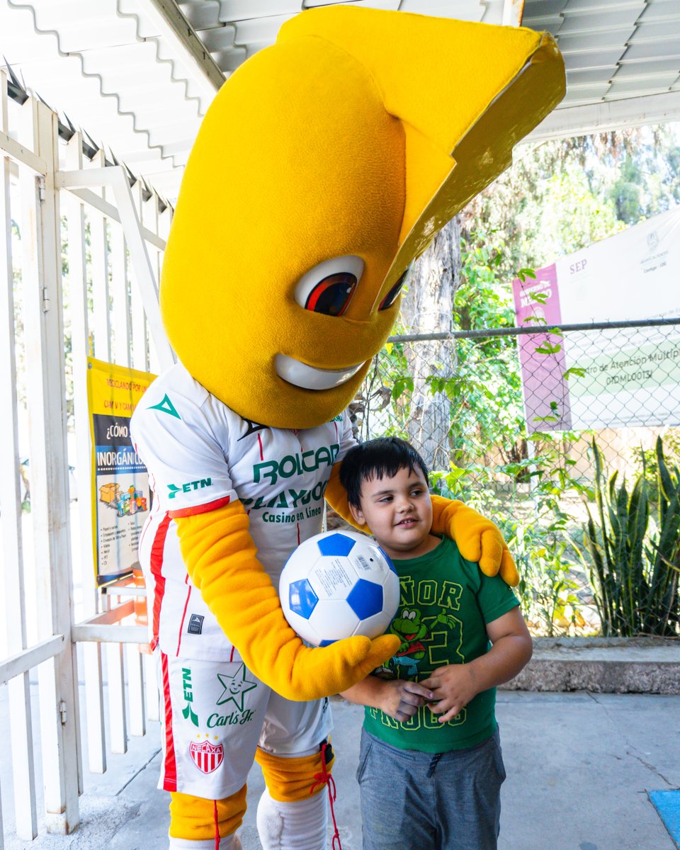 ClubNecaxa's tweet photo. Así se vivió el Día del Niño en el CAM V. ⚡

Rayito compartió una jornada con niñas y niños, llena de actividades sensoriales, aprendizaje y convivencia.

Descubre más 👇

https://t.co/cLwQLZjORt 

#RayosDeLuz https://t.co/alCut6fUTX