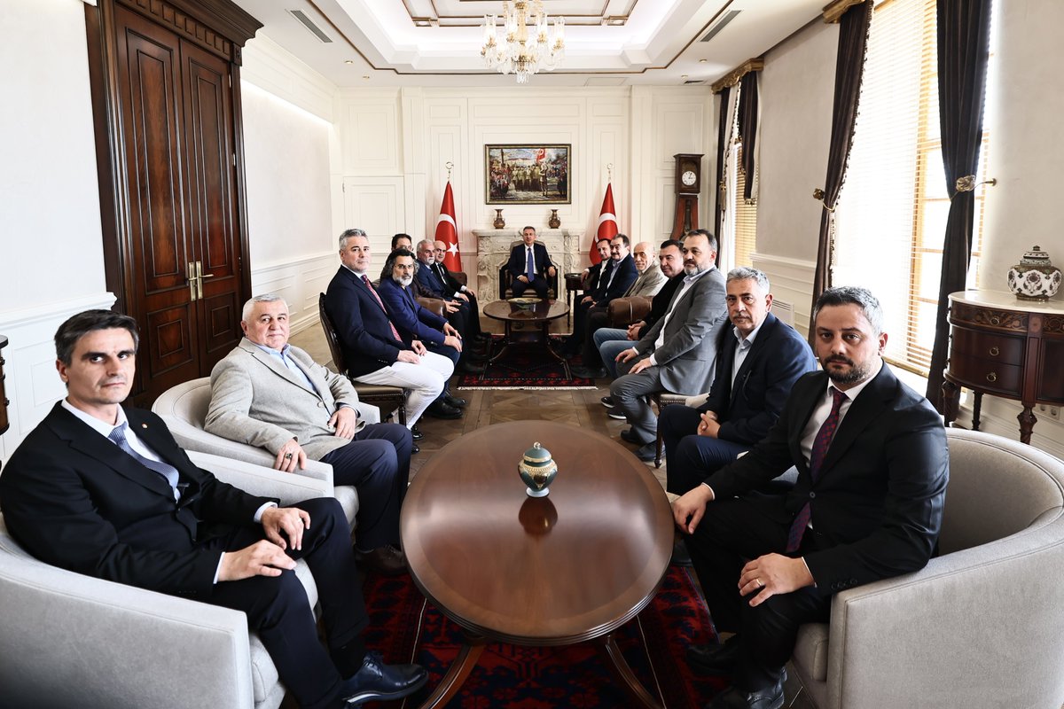 Valimiz <a href="/drsuleymanelban/">Dr. Süleyman Elban</a>, Bilecik Ticaret ve Sanayi Odası Yönetim Kurulu Başkanı Mehmet Ergün ve yönetim kurulu üyelerini makamında kabul etti.