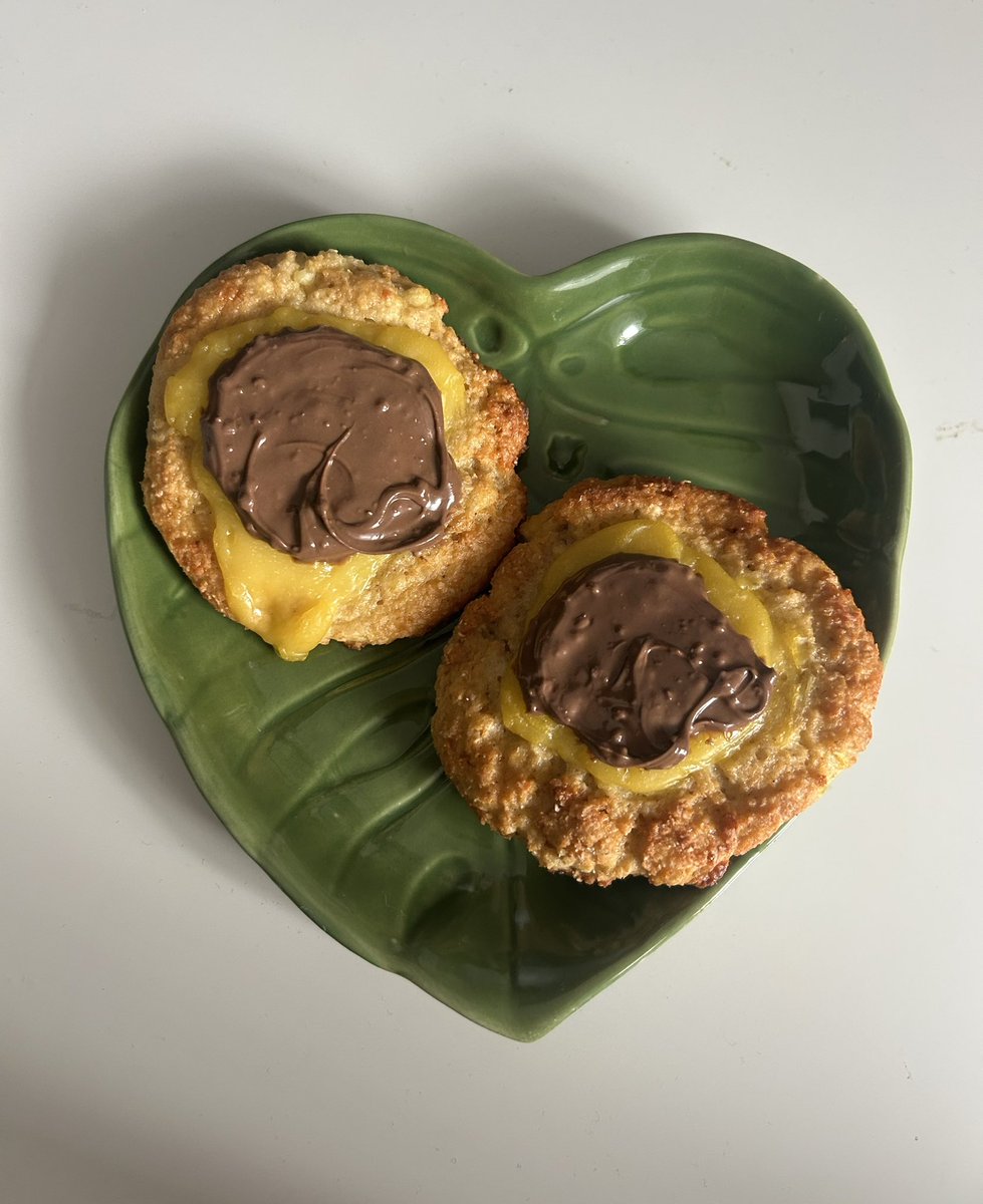 sunnybunxo's tweet image. wieiad

✮⋆˙banana bread with biscoff spread (400)

✮⋆˙sweet buns with vanilla custard and chocolate (345)

✮⋆˙cheesy gnocchi with chicken (652)

✮⋆˙salted carmel ice cream, mimolette and a piece of kinder chocolate  (261)

1658c, 121p