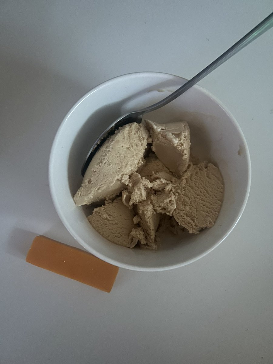 sunnybunxo's tweet image. wieiad

✮⋆˙banana bread with biscoff spread (400)

✮⋆˙sweet buns with vanilla custard and chocolate (345)

✮⋆˙cheesy gnocchi with chicken (652)

✮⋆˙salted carmel ice cream, mimolette and a piece of kinder chocolate  (261)

1658c, 121p