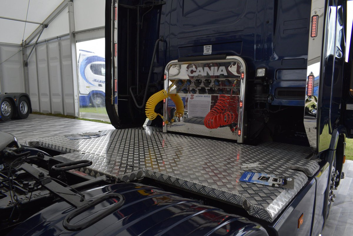 2ndHandTrucks's tweet image. Customisation options available when you buy from #SecondhandTrucks.
From practical upgrades to full visual changes - we will have it ready before delivery! Call Ian today on 07801 100 200 for more information 
#exfleetsales #custom #truckdriver #fleetspectruck #TruckUpgrade