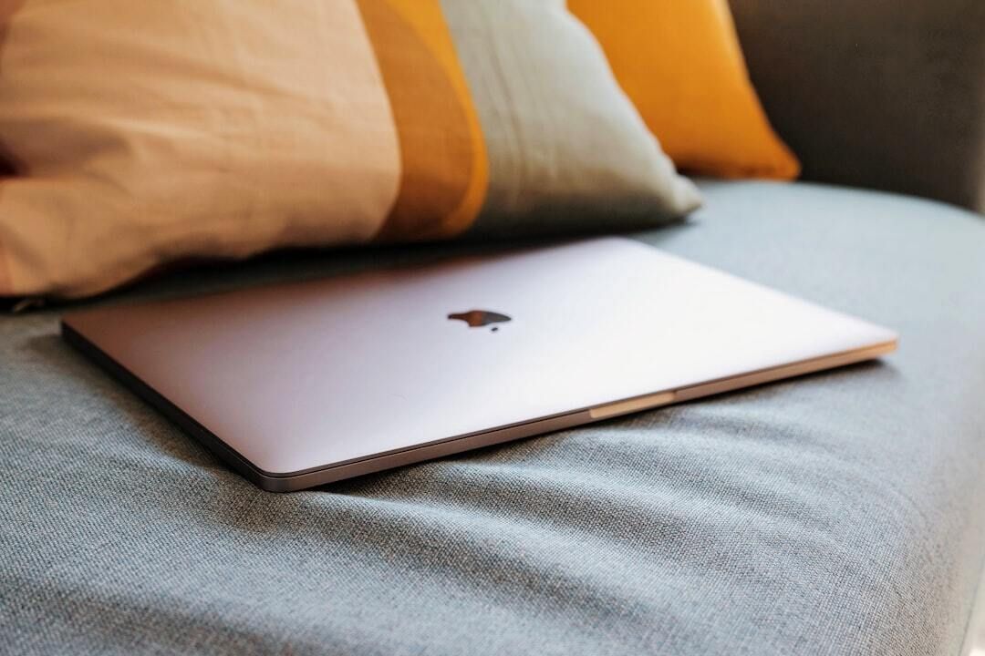alicekeeler's tweet photo. MacBook Users

Command Comma

Opens the settings of the application you are using. Try it! 

#KeyTips https://t.co/briqlNVtDJ