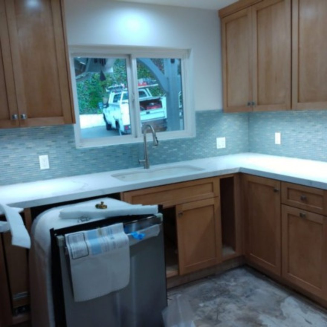 JaramilloTile's tweet photo. Transform your kitchen with a stunning backsplash. It's the detail that ties your whole design together. Let's bring your dream kitchen to life—call us today to get started! #KitchenBacksplash
https://t.co/WuCriqGrvr https://t.co/XaXc1xVDJ0