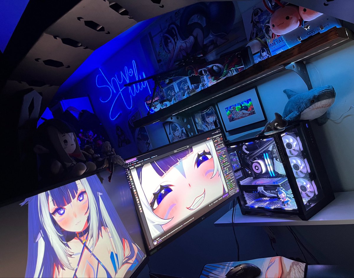 PrinzOfDESU's tweet photo. Finally I rearranged my Setup 🥰 🐳🦐….it got some #Shylily #shylily in it 🤪 https://t.co/hWvHV9oY9X