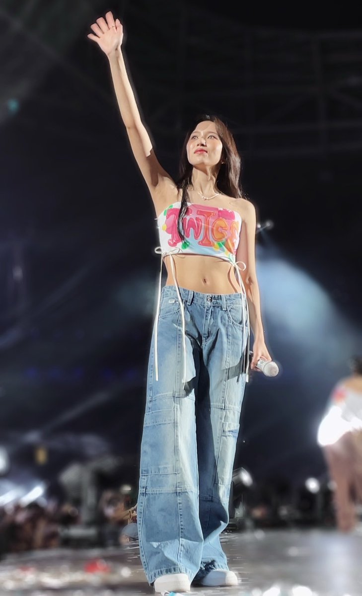 ✶⋆.˚ tweet media