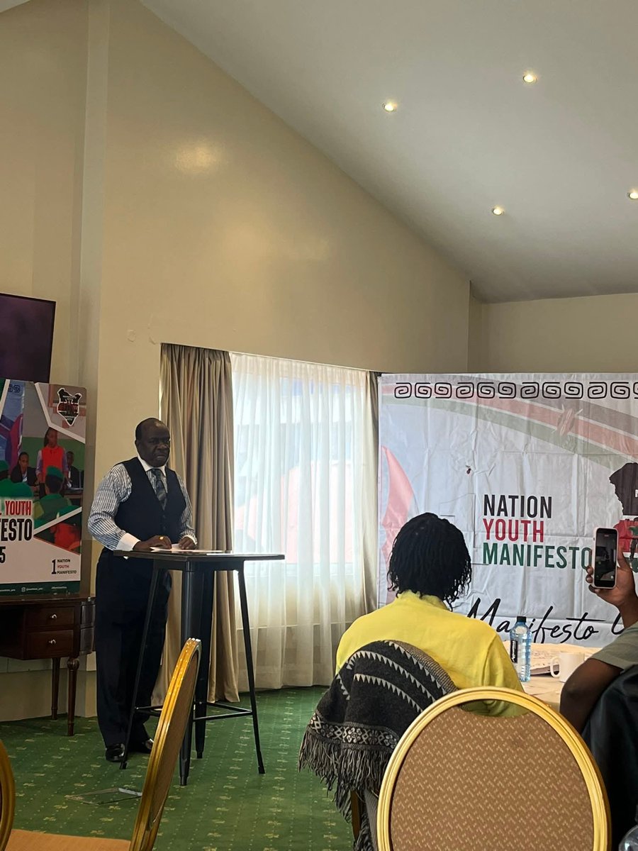 TheEniggma's tweet photo. Former Naivasha MP, famed for the Mututho Laws, gave @YouthserveKe Nakuru a courtesy call during the #ManifestoYetu roundtable

Mututho gave us some bit of history about Kenyan politics, and migrations that we don't get from our history books

however, most importantly, he stressed that as  young people we must keep in mind that no one is coming to save us apart from us

#OneYouthOneVoice