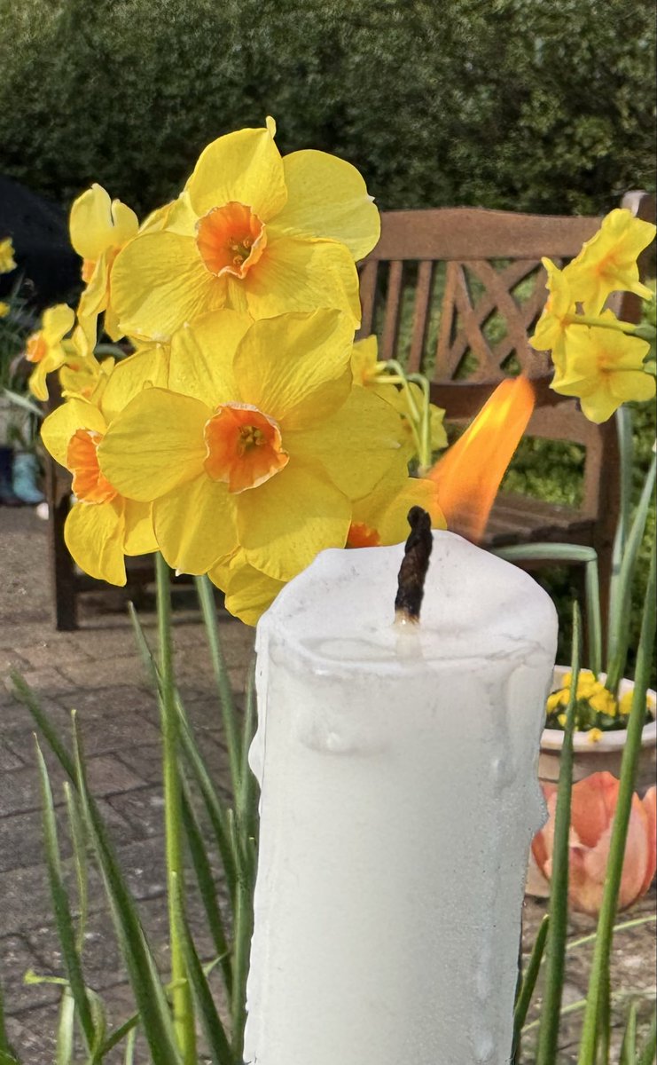 DrDMacaskill's tweet image. I light tonight’s #candleforcare to highlight how important it is that we adequately fund and prioritise #socialcare. This matters for the whole of Scottish society. #finance, #budget, #ScotParl26 #CareCreates, @scottishcare