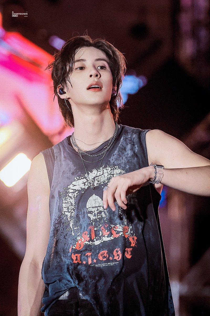 ACOUNTDOWN321 tweet media