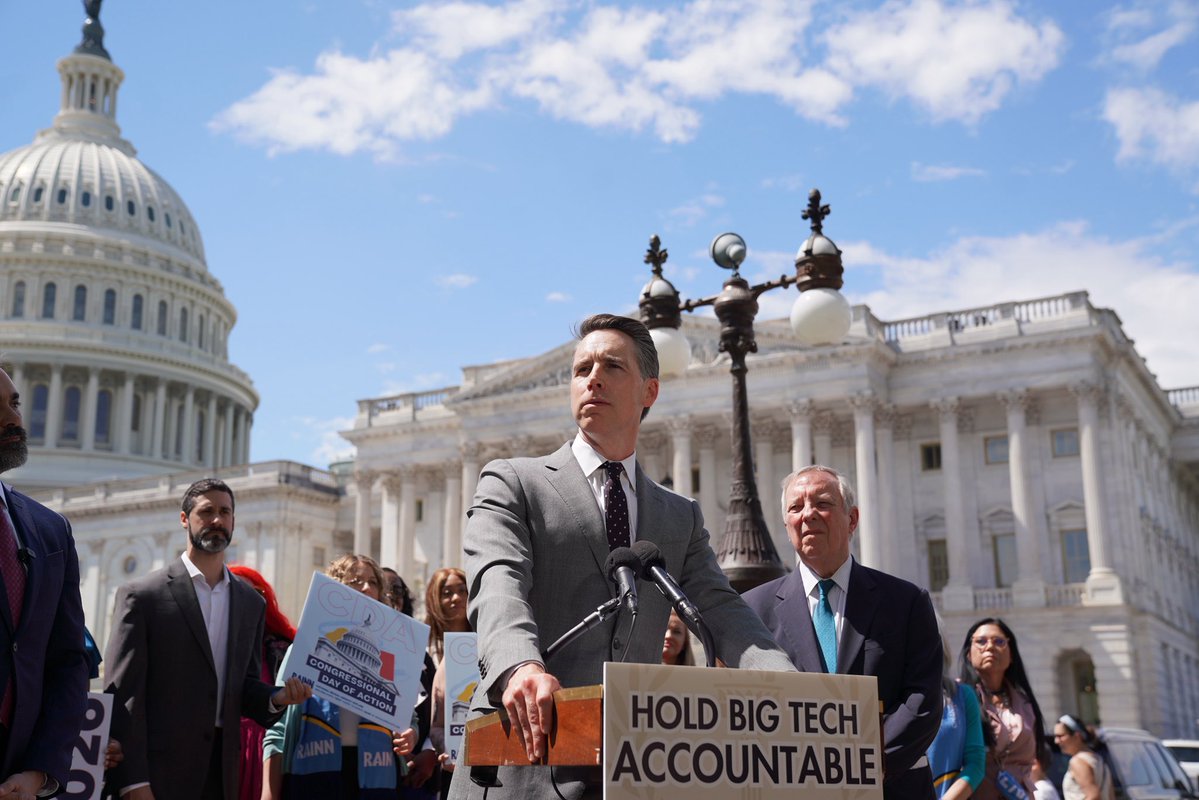 Josh Hawley tweet media