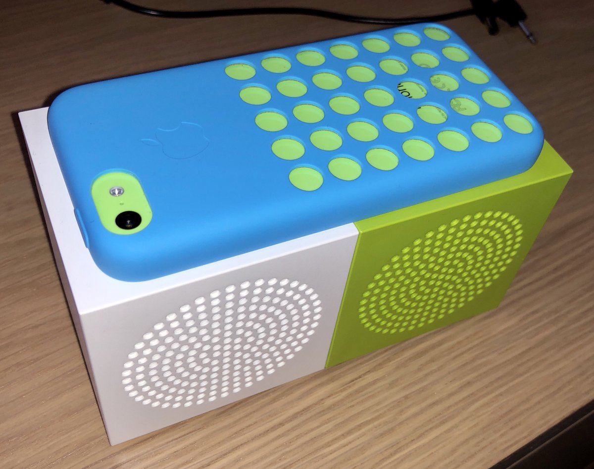 SamGate360's tweet image. iPhone 5C green in blue official case 2013
#iphone #iphone5 #iphone5C #iphone5S #iphoneSE #green #blue #apple #tech #TechWar #TechClub #smartphone #timapple #timcook #stevejobs #IKEA #ipad #ipod #imac #idevice #throwback #NostalgiaVibes #genz #flappybirds #vine #GTAV #phone