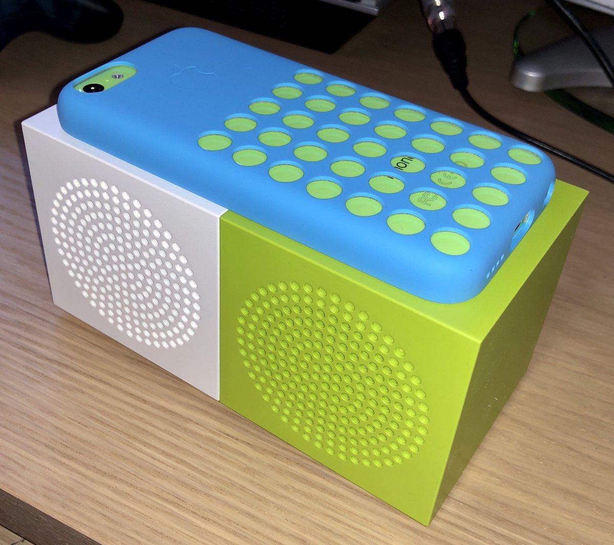 SamGate360's tweet image. iPhone 5C green in blue official case 2013
#iphone #iphone5 #iphone5C #iphone5S #iphoneSE #green #blue #apple #tech #TechWar #TechClub #smartphone #timapple #timcook #stevejobs #IKEA #ipad #ipod #imac #idevice #throwback #NostalgiaVibes #genz #flappybirds #vine #GTAV #phone