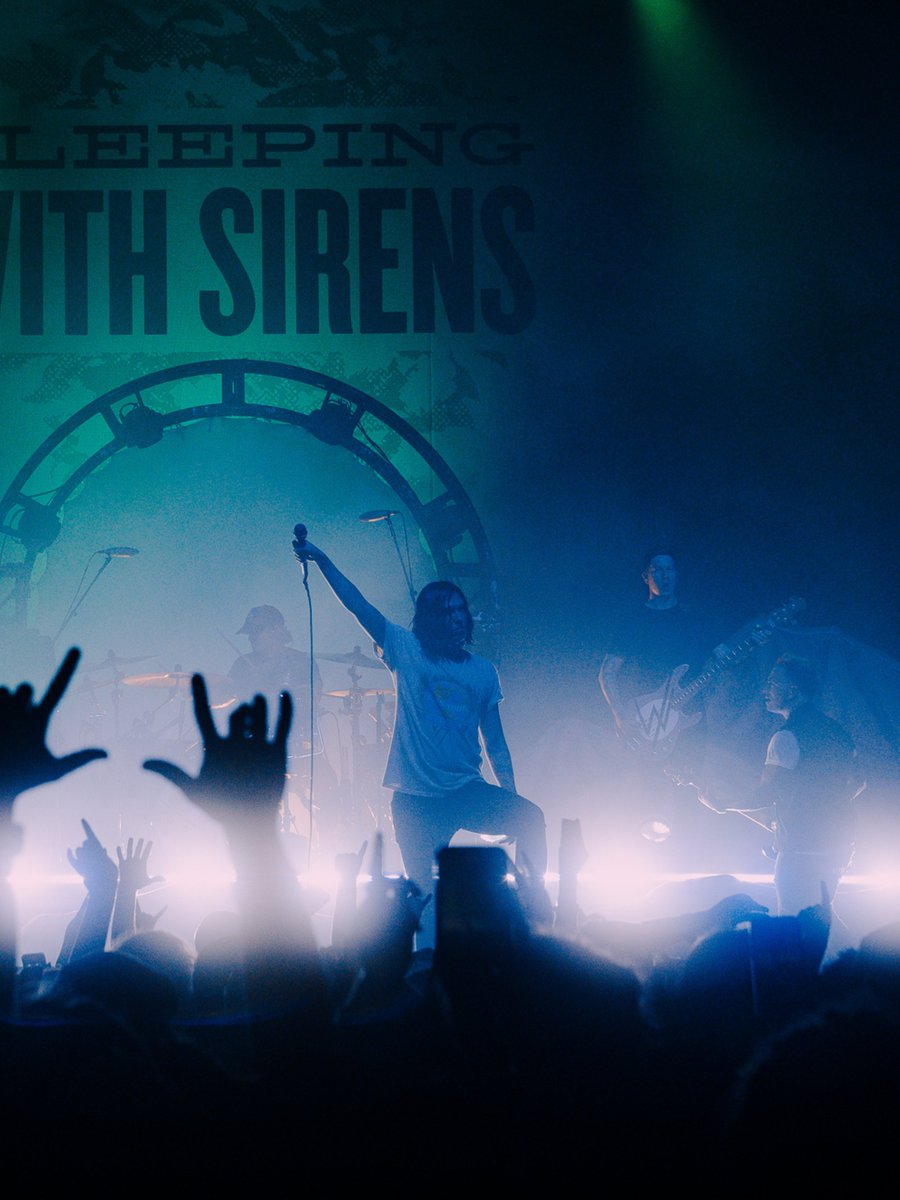 Sleeping With Sirens tweet media