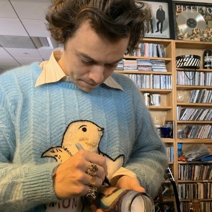 naii. !! ☆ va a ver a 5sos tweet media