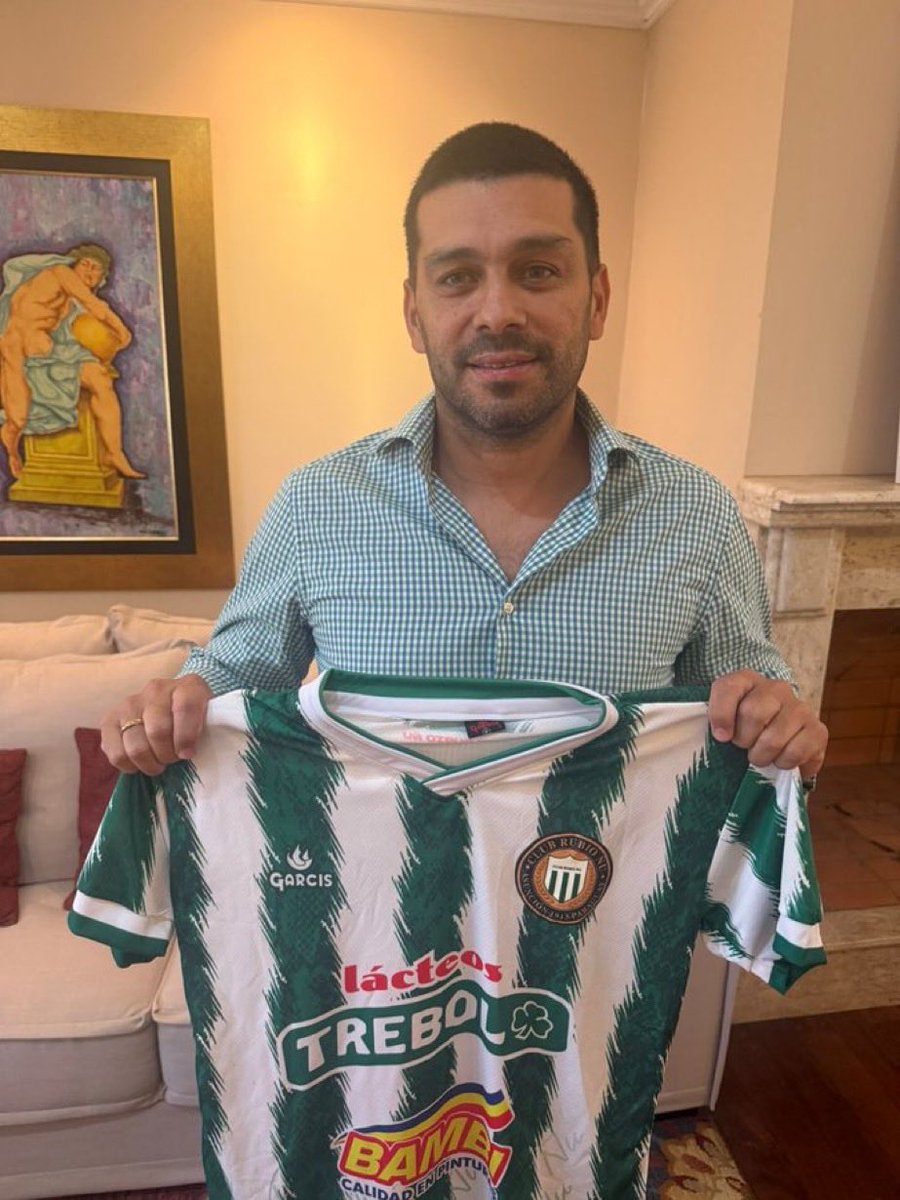 Felipe Giménez (44)🇵🇾 será presentado esta tarde, a las 17:30, en La Arboleda como nuevo entrenador de #RubioÑu🟢⚪️

#LaGranJugada
@rocka
<a href="/nanduti/">Radio Ñandutí</a>