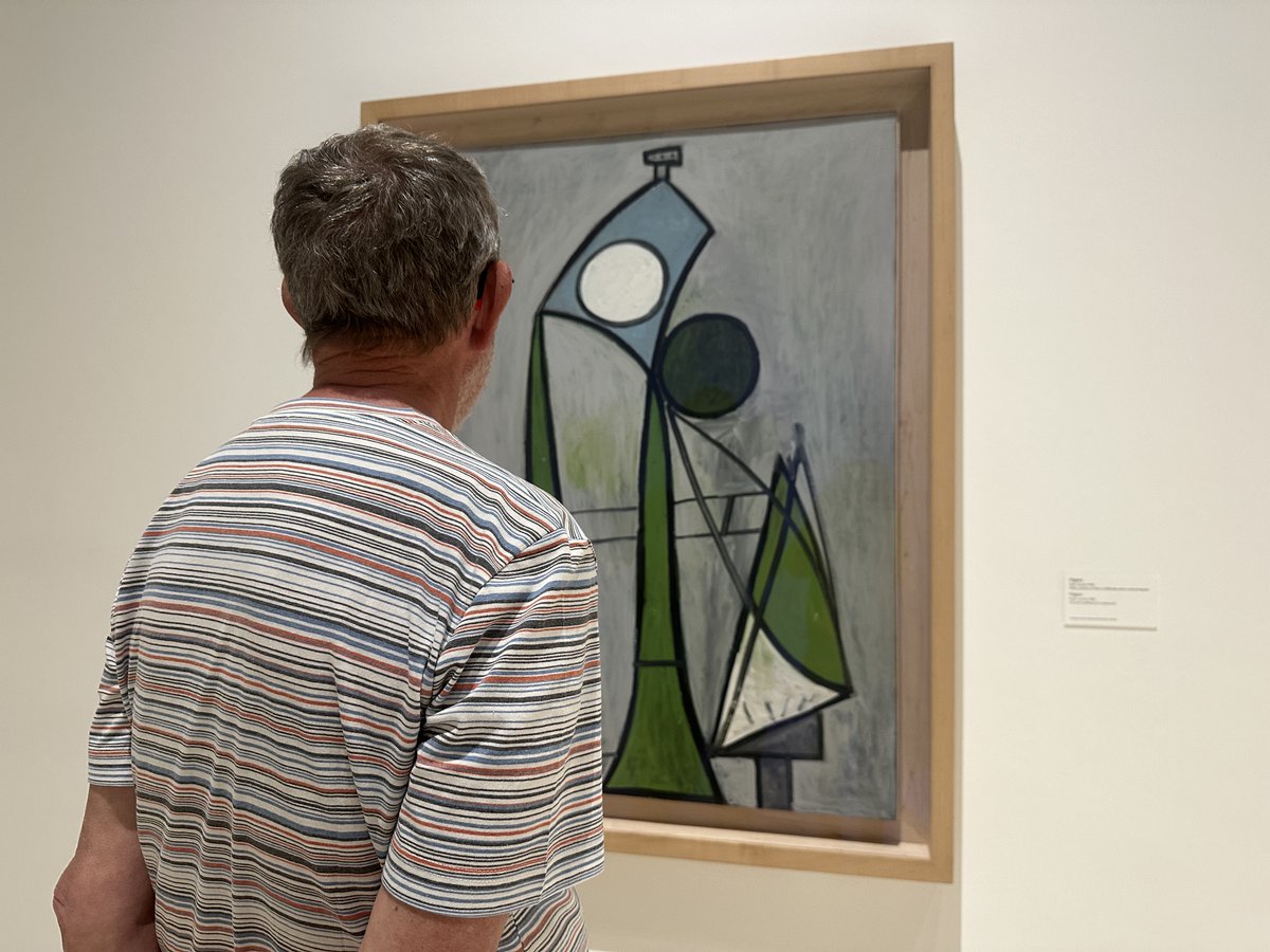 📅 Celebramos el Día Mundial del Arte poniendo el énfasis en el cuidado de las obras, en su transporte y conservación. Las piezas artísticas son frágiles, pero no dejan de viajar.

📸 Montaje de "Pablo Picasso: estructuras de la
invención. La unidad de una obra", del <a href="/mPICASSOm/">Museo Picasso Málaga</a> y