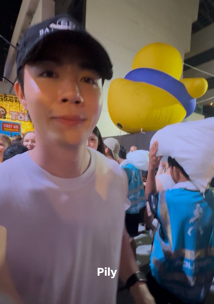 พิลี่ 🍑 tweet media