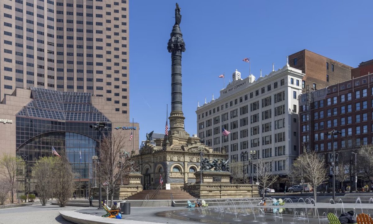 House Tracker tweet media