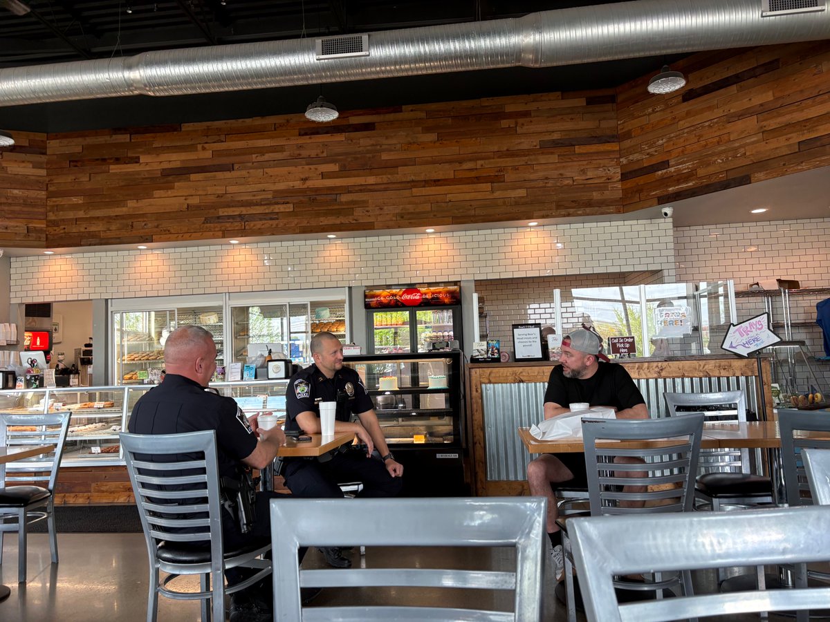 cicrimestoppers's tweet image. Yesterday Crime Stoppers attended @WestfieldPolice  Coffee with a Cop at Titus Bakery and Deli! Make sure to check your local police department’s social media for chances to have casual conversations with your law enforcement!

#crimestoppers #cicrimestoppers #stopviolence