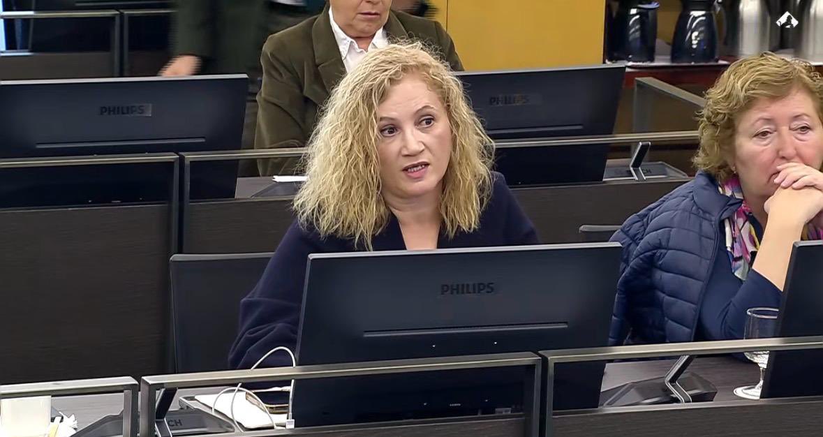 silviafranco0's tweet image. Khadija Amín ha puesto hoy voz en el #Congreso a quienes han sido silenciadas en Afganistán: niñas sin escuela, mujeres sin derechos, vidas borradas. 💔

Un apartheid de género.

España debe estar a la altura. 
No cabe el silencio.
#Afganistán
#DerechosHumanos
@khadija51922579