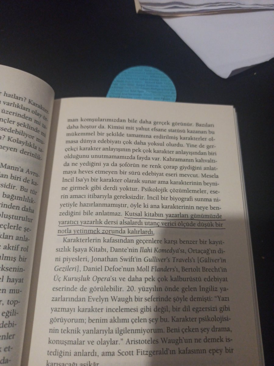 Terry Eagleton tam bir İrlanda'lı; kesintisiz olarak birilerine sataşıyor :)

"Edebiyat nasıl okunur? - iletişim yayınları"