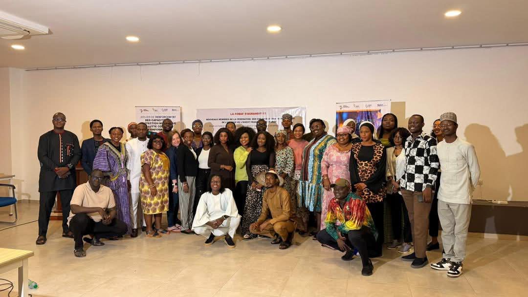 Mamadou64223821's tweet image. Du 7-9 avril à Dakar, j'ai représenté @ABLOGUI à la 3ᵉ rencontre régionale d la FOBAF, organisée pr l'Association d Blogueurs pour une Citoyenneté Active. Au program: cybersécurité, lutte contr la désinformation e réseautag avec 32 acteurs du numérique d 8 pays d'Afriq d l'Ouest