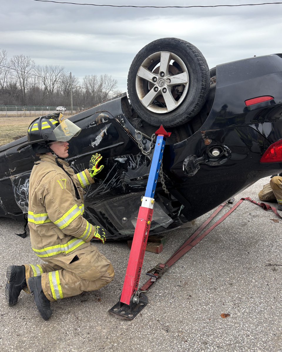 Sarnia Fire Rescue tweet media