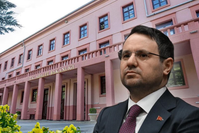 215 bin Adalet personelinin talepleri 

-Adalet hizmet sınıfı 
-İnfaz koruma memurları koruma kanunu 
-Cezaevi sivil personeline sendika hakkı <a href="/AYMBASKANLIGI/">Anayasa Mahkemesi</a> 

Adalet bakanlığı personeli halen en düşük memur maaşı alıyor koruması yok kanunu yok sınıfı yok Mobbing ile görev