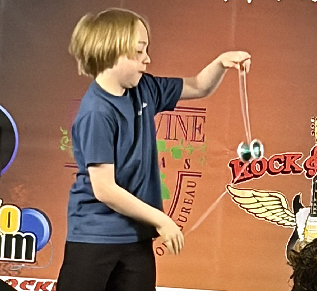 ShangrilaQuest's tweet image. Good afternoon y’all! 🤠

This kiddo is a star! Every adult in the room was mesmerized by his talent — literally the yo-yo and him were as one! Amazing! 🤩

#YoYoLife #ShangrilaLand